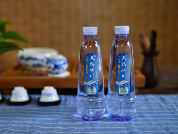 天然冰川瓶裝飲用水